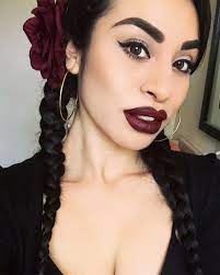 Taniateyacapan La Trenza Es Mi Herencia Taught By My Mother Worn By My Grandmother Xicana Native Ind Mexican Hairstyles Mexican Makeup Hispanic Makeup