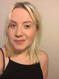 Sara marie svensson, född 6 april 1977 i vaggeryd, var den så kallade barnflickan i knutby, som den 10 januari 2004 mördade alexandra fossmo och allvarligt skadade grannen daniel linde. Sara Svensson Saraelss Twitter