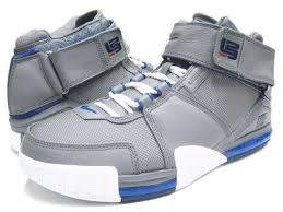 Lebron james basketball shoes are crafted for fluid movement on the court. Lebron James Shoe History Sneaker Pics And Commercials Kicksologists Com
