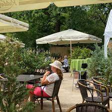 Schnitzelgarten dresden gmbh & co. Sommercafe Am Palaisteich Biergarten In Grosser Garten
