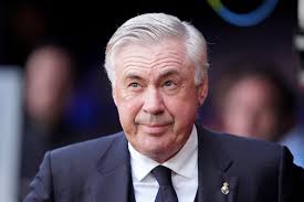 Le preguntaron a Carlo Ancelotti sobre los Tweets del Atlético de Madrid  "Ya tengo dificultad para entender que es un tweet, cuando tengamos más  tiempo me lo explicas, no miro estas cosas".
