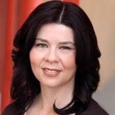 Elinor Lester's Instagram, Twitter & Facebook