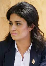 Deux qualités nécessaires aux hommes d'etat, deux qualités qui manquent à #philippedevilliers. Sonia Krimi Wikipedia