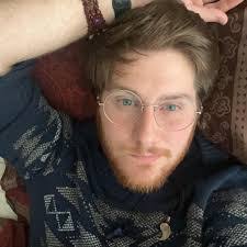 Henry Tew's Instagram, Twitter & Facebook