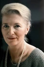 Julia Scully's Instagram, Twitter & Facebook