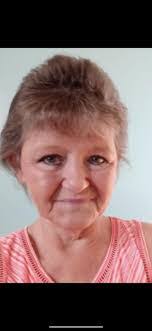 Tamara Clifton's Instagram, Twitter & Facebook