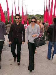 ΄ ενας απίστευτος χαρακτήρας πλούσιος σε συναισθήματα. Foibos Ayth Einai H Zwh Moy Queen Gr