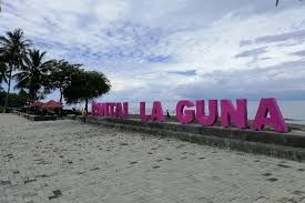 Kalau anda memasuki kawasan hutan cemaranya, anda bisa melihat laguna air yang begitu jernih yang. Tourism Kabupaten Barru