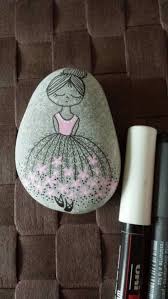 Pin By Ayse Genc On 10 Kamyki In 2020 Painted Rocks Rock Painting Designs Rock Art