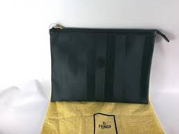Il marchio fendi è conosciuto soprattutto per le sue 3. Vintage Fendi Bag Handbag Clutch Green With Cover Dust Bag Fendi Sac Or Hand Bag Clutch Fendi Borsa A Mano Borse