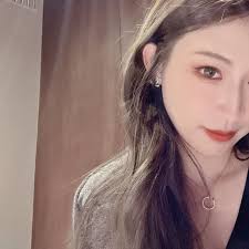 Iris Chen (@iris_chen_1104) • Threads, Say more