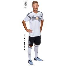 Find the perfect joshua kimmich stock photos and editorial news pictures from getty images. Wandsticker Dfb Joshua Kimmich Mit Diesem Wandsticker Erhalten Sie Den Abwehrspieler Der Deutschen Fussballmannschaft Joshu Kimmich Joshua Kimmich Dfb Logo