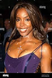 Isabel Rowland's Instagram, Twitter & Facebook