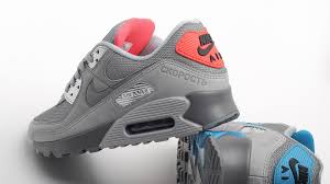 The air max 90 delivers incredibly as a great performance shoe that features a stable midsole and a mesh upper. Nike Air Max 90 Moscow Nike News