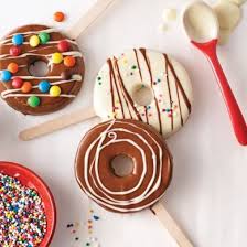 Tranches De Pommes Au Chocolat Sur Batons Desserts Recettes 5 15 Recettes Express 5 15 Pratico Pratique Chocolate Apples Desserts Doughnut Recipe