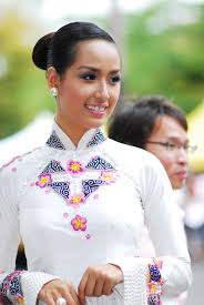 Hồi tháng 10/2018, cô tiết lộ vòng một đã chạm ngưỡng 95 cm. Mai PhÆ°Æ¡ng Thuy Wikipedia Tiáº¿ng Viá»‡t