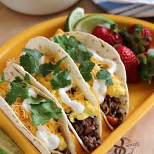 Spicy Beef Eggs Cheese And Yogurt Make These Carne Picada Breakfast Tacos Irresistible Seasoned Ground Beef Recipe Beef Kabob Recipes Carne Picada Recipes