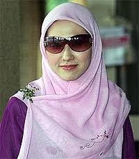 Bekas isteri Adun PAS tuntut RM3 juta