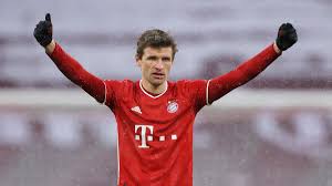 Latest on bayern munich forward thomas müller including news, stats, videos, highlights and more on espn. Bayern Munich 2 1 Freiburg Thomas Muller Strikes Late To Send Hosts Four Points Clear At The Top Eurosport