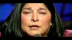 Cambia Lo Superficial Cambia Tambien Lo Profundo Cambia El Modo De Pensar Cambia Todo En Este Mundo Cambia El C Videoclip Videos De Musica Musica Del Recuerdo