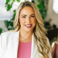 Renee Minnick's Instagram, Twitter & Facebook