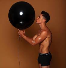 Tyron hapi & liam ferrari. Male Celebs On Twitter Liam Ferrari Shirtless Bulge