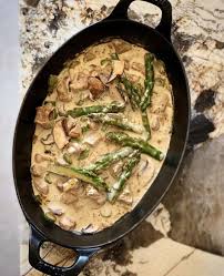 Veau Cuisine A La Creme De Moutarde Asperges Vertes Et Champignons Recette En 2020 Recettes De Cuisine Recette De Plat Asperge Verte