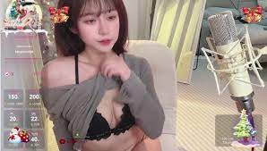 Stripchat platform, the end of the year came the new goddess, the big boys  boiled [Meg_Linda]