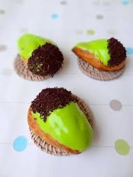 Pate A Choux En Folie Glands Salambos Et Choux Au Caramel Cap Patisserie Patisserie Pate A Choux Patissiere