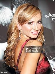 Kim Sandifer's Instagram, Twitter & Facebook