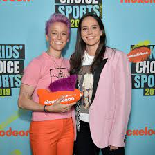 Behind the scenes with megan rapinoe at her si photo shoot. Megan Rapinoe Praises Her Fiancee Sue Bird For Serving As The Team Usa Flag Bearer