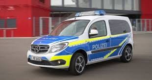 Der Polizei Citan Der Kleinste Van Im Mercedes Programm Macht Sich Fit Fur Grosse Aufgaben Sternstunde Polizei Mercedes Benz Polizeiautos