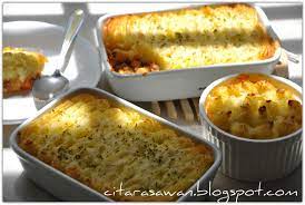 Add the cream mixture into potatoes and mash until. Resepi Shepherd Pie