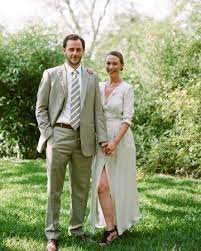 A Casual Outdoor Wedding On A Farm In Texas Daytime Wedding Afternoon Wedding Wedding Attire