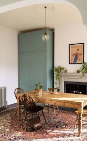 Une Cuisine Anglaise Edouardienne Edwardian German Kuche En 2020 Salons De Ferme Salle A Manger De Ferme Deco Appartement