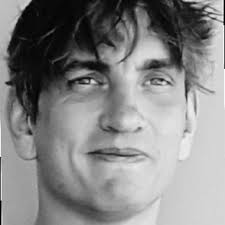 Emma-Luna Löwe Jensen på LinkedIn: Emma-Luna og syv andre fra omkring i  landet fortæller i denne podcastserie…