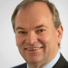 Practical Insights from the Great Negotiators: Zoom Out/Zoom In