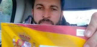 Vivimos tiempos en que estos símbolos nacionales, principalmente la bandera y el himno de españa, son constantemente atacados cuando no. La Junta Electoral Paraliza El Reparto De Propaganda Electoral De Vox Con La Bandera De Espana