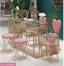 Chaises, fauteuils, tabourets, guéridons, tables basse, tables ronde & rectagulaire, pieds de tables, fauteuil & canapés, meridiennes & transats. Ensemble Table Et Chaise De Manucure Economique Simple Moderne Fer Forge Filet Rouge Table De Manucure Table De Manucure Unique Aliexpress