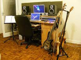 Evde ses yalıtımı nasıl yapılır uygulamalı olarak bu videomuzda bulabilirsiniz. Ev Studyosu Kurarken Ses Yalitimi Nasil Yapilir