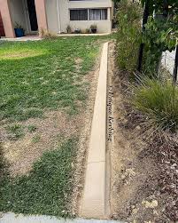 Limestone Garden Edging Looking Very Smart Our Plain Limestone Glazed Continuous Concrete Garden Edging Concrete Garden Edging Garden Edging Concrete Garden