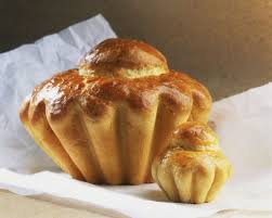 La Brioche Est Une Viennoiserie A Pate Levee Que L On Deguste Au Petit Dejeuner Ou Au Gouter Pour Changer De La Brioc Recettes De Cuisine Recette Alimentation