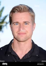 Wayne Dukes's Instagram, Twitter & Facebook