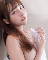 林襄走光邊緣照外洩！「渾圓雪乳」全見客羞喊：心跳加速│TVBS新聞網