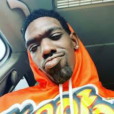 I know I'm plus sized & a 6/10 at best but can I still get a couple of  likes? 💗