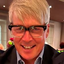 I've got bad news, I wasn't able to fulfill my lifelong dream of becoming a  lifty (That's a person who stands in the cold all day at a ski area loading  people