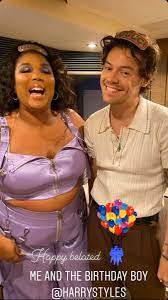 Harry edward styles (born february 1, 1994) was a member of one direction along with liam payne, louis tomlinson, zayn malik and niall horan. Harry Styles Updates Auf Twitter Lizzo And Harry Via Her Instagram Stories Https T Co Cawo3w7mfu