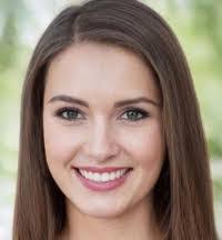 Sara Terrell's Instagram, Twitter & Facebook