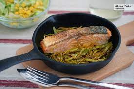 Filete De Salmon A La Plancha Con Juliana De Puerro Al Curry Receta Saludable