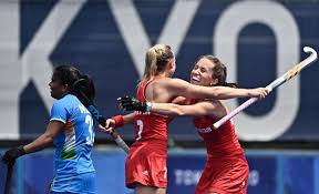 The biggest two field hockey tournaments are the olympic games tournament, and the hockey world cup, which is also held every 4 years. Sgfknb6ub4jggm